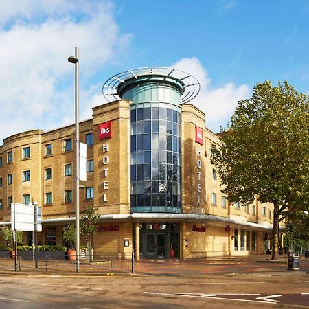 Hotel ibis London Stratford Exterior foto