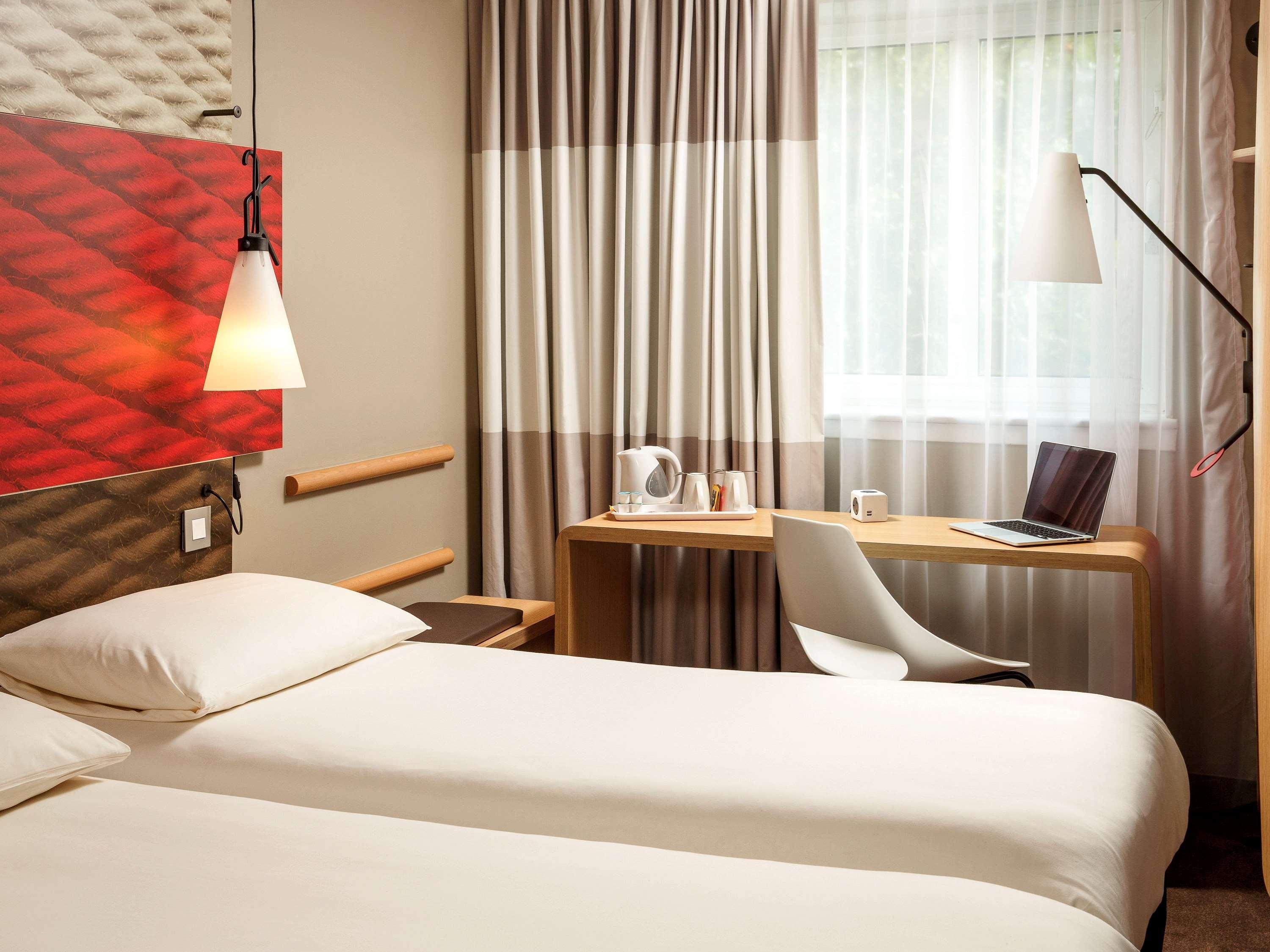 Hotel ibis London Stratford Exterior foto