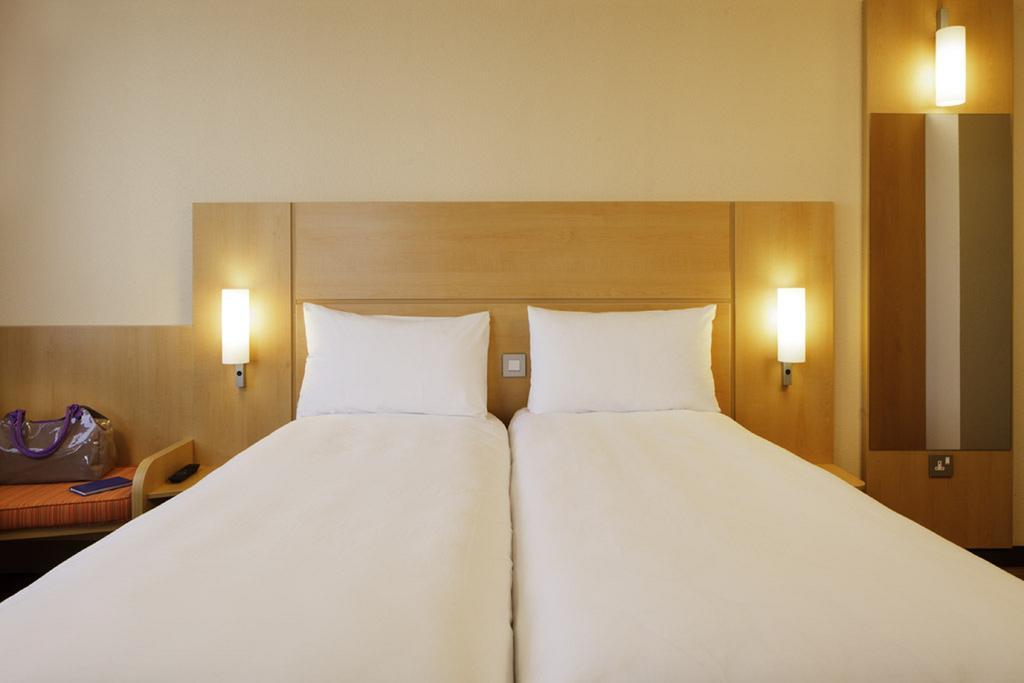 Hotel ibis London Stratford Exterior foto