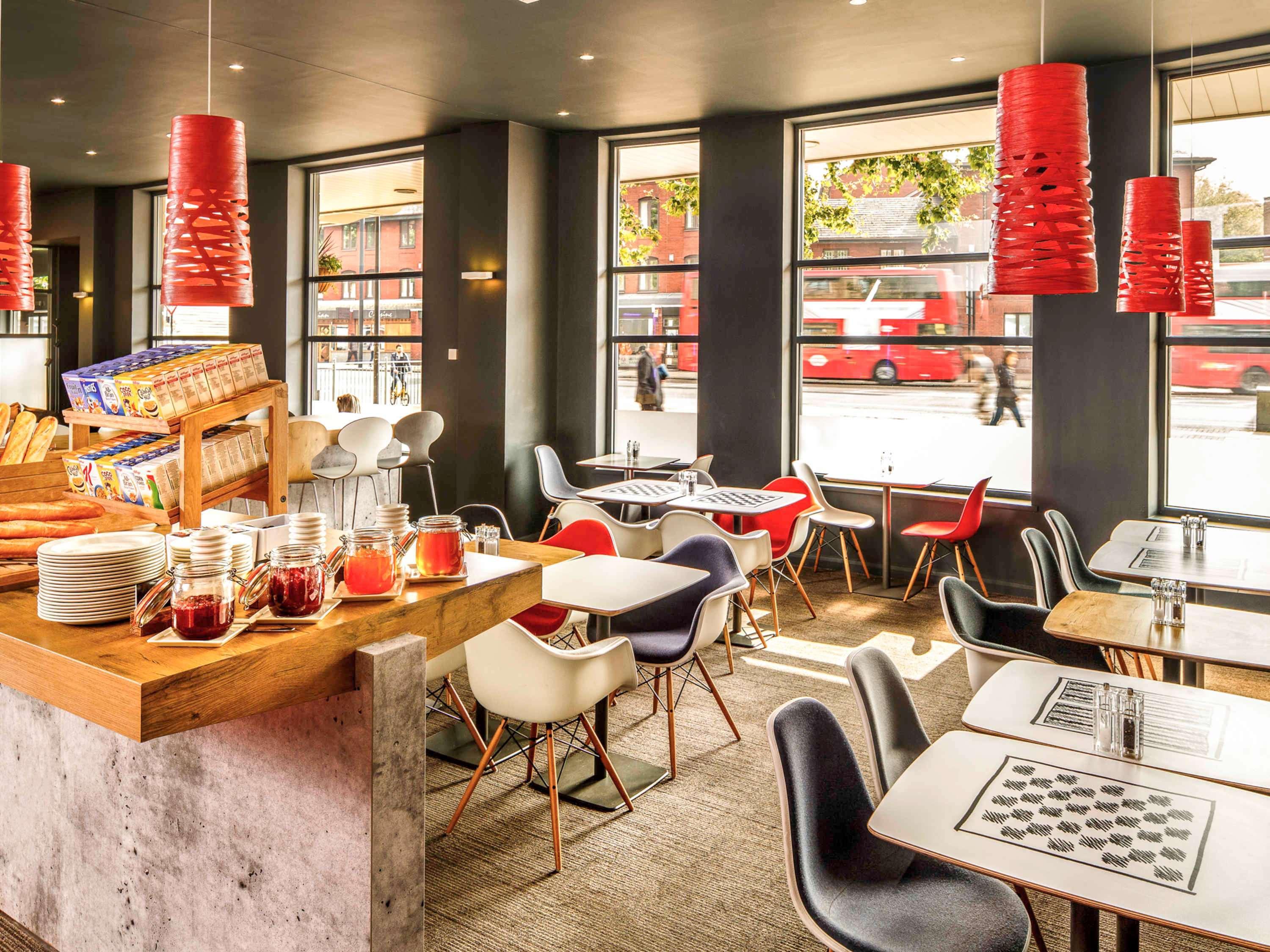 Hotel ibis London Stratford Exterior foto