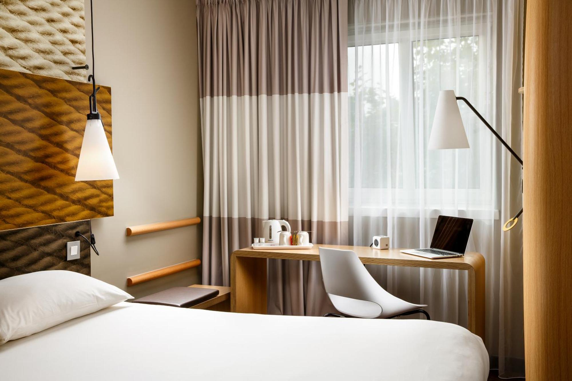 Hotel ibis London Stratford Exterior foto