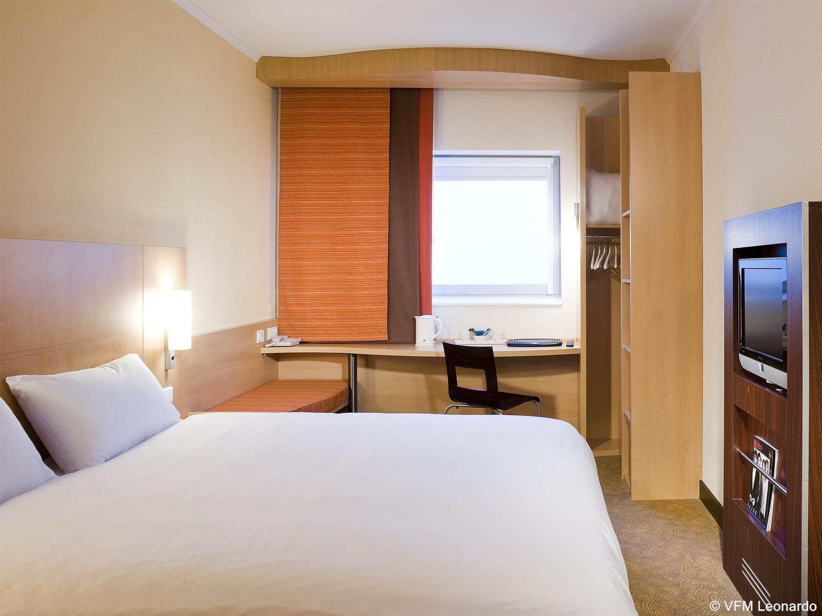 Hotel ibis London Stratford Exterior foto